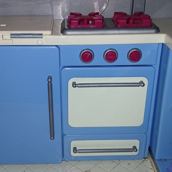 Our Generation "R.V. Seeing You" Camper - Picture 6 of 14